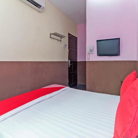 Oyo 172 Spring Hotel Куала-Лумпур Экстерьер фото