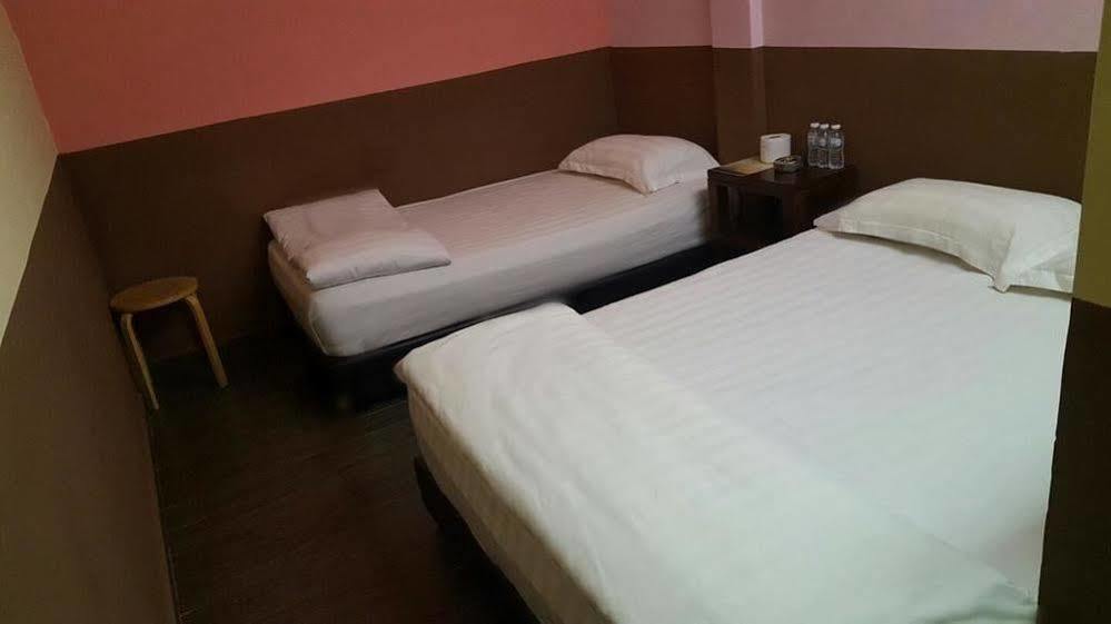Oyo 172 Spring Hotel Куала-Лумпур Экстерьер фото