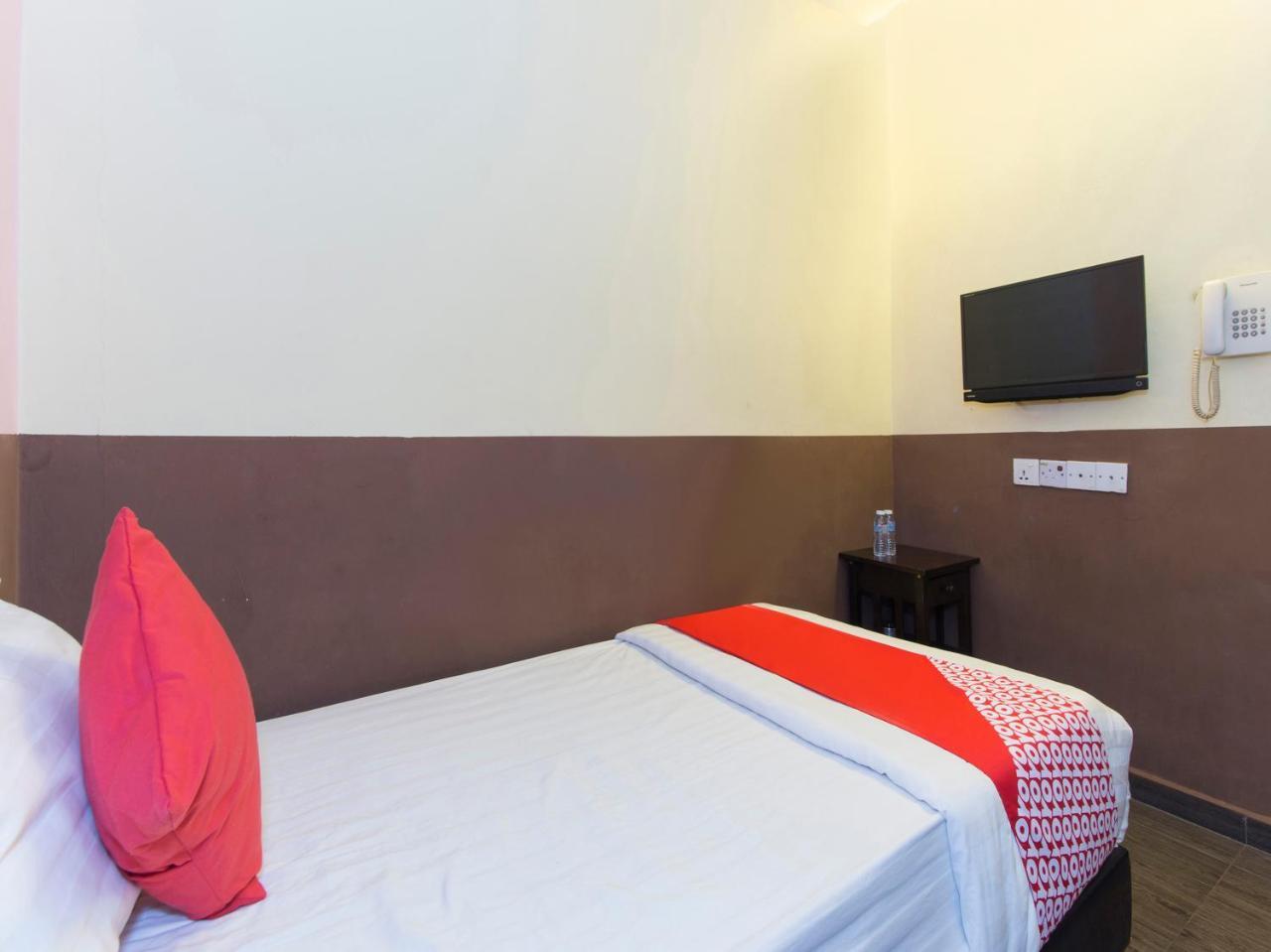 Oyo 172 Spring Hotel Куала-Лумпур Экстерьер фото